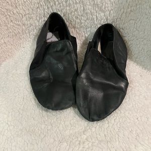 Size 4 black jazz shoes